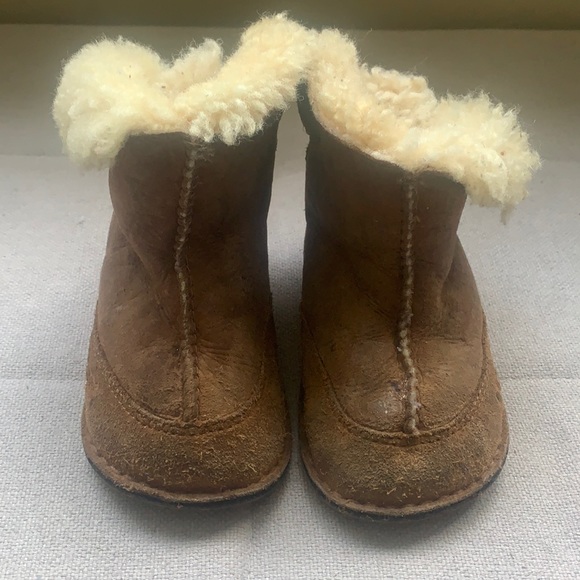 Baby UGG Boots Size Med Style 5206 Brown Winter Warm Insulated Shearling - Picture 2 of 13